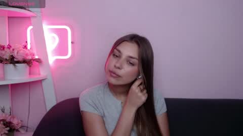 Snapshot of milanaangelas chatting on June 27, 4:50 am milanaangelas online show from June 27, 4:50 am