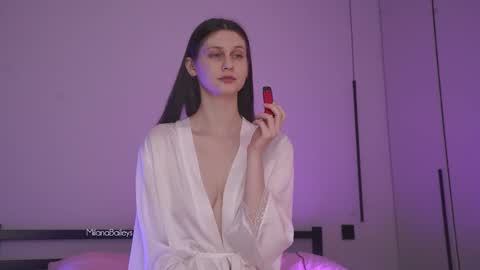 Snapshot of milanabaileys chatting on December 14, 12:01 pm Milana   online show from December 14, 12:01 pm