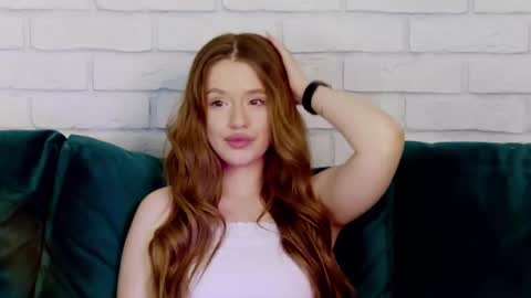 MilanaBalmain online show from February 18, 7:43 am