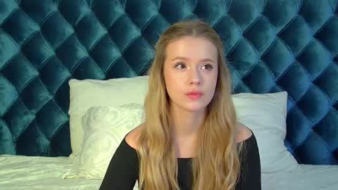 MilanaBalmain online show from December 3, 4:05 pm