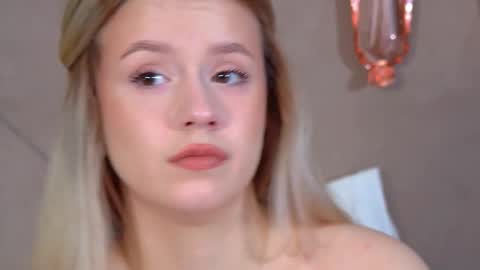 MilanaBalmain online show from February 20, 4:31 am