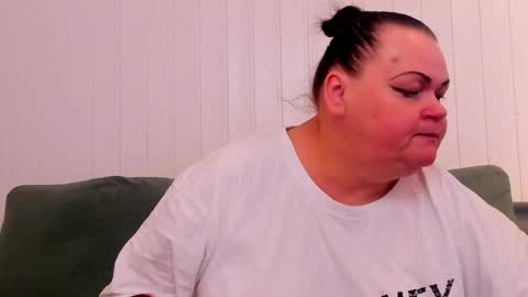 Lana online show from February 11, 8:30 am