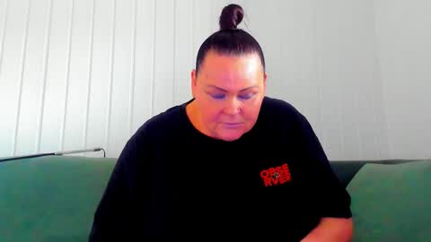 Lana online show from March 20, 1:05 pm