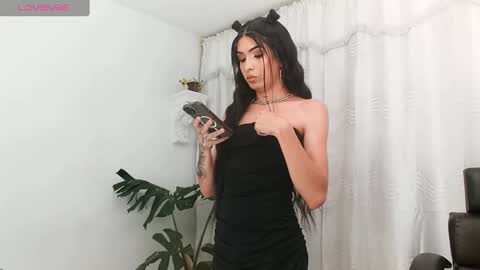Snapshot of milansantana24 chatting on December 3, 12:24 am MILAN SANTANA online show from December 3, 12:24 am