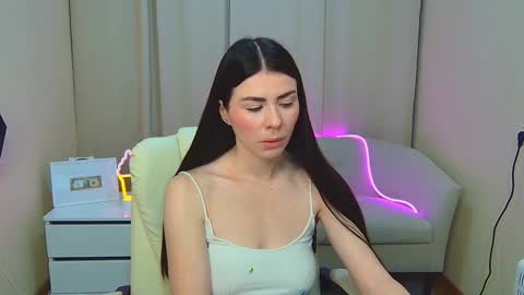 milasecretsss online show from February 4, 7:25 am