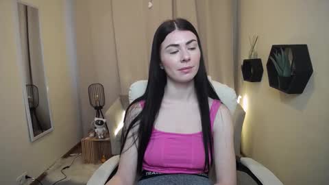 milasecretsss online show from February 22, 7:40 am