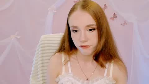 Snapshot of milasiren chatting on May 23, 5:23 am Mila online show from May 23, 5:23 am
