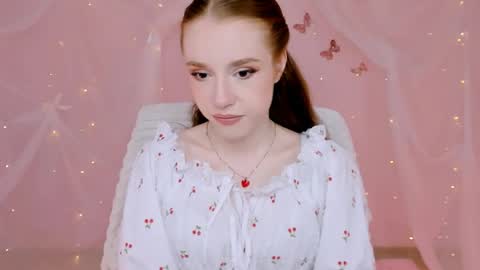 Snapshot of milasiren chatting on May 27, 5:26 am Mila online show from May 27, 5:26 am