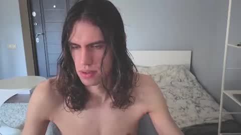 Snapshot of milaslovv chatting on June 18, 5:30 am Mila online show from June 18, 5:30 am
