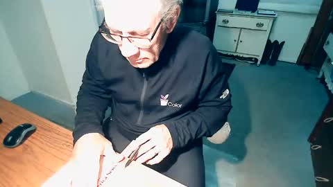 Snapshot of milehi1958 chatting on February 23, 3:42 pm Milehi1958 online show from February 23, 3:42 pm