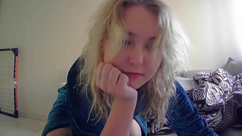 Milena new nonude shy blonde natural online show from November 7, 12:27 pm