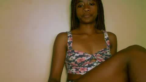 Snapshot of milennah chatting on June 8, 7:25 pm milennah online show from June 8, 7:25 pm