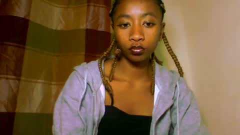 Snapshot of milennah chatting on July 13, 2:42 pm milennah online show from July 13, 2:42 pm