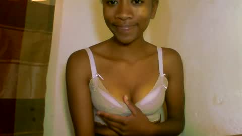 Snapshot of milennah chatting on July 16, 8:42 am milennah online show from July 16, 8:42 am