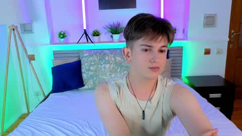 Snapshot of miless_cooper chatting on April 28, 9:36 am Miles online show from April 28, 9:36 am