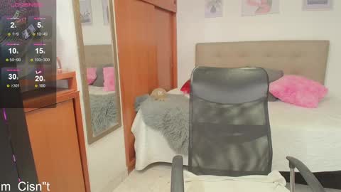 Snapshot of miley_baker chatting on February 14, 1:29 pm Miley online show from February 14, 1:29 pm