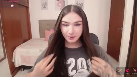 Snapshot of miley_baker chatting on November 28, 3:04 pm Miley online show from November 28, 3:04 pm