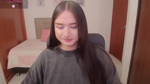 Snapshot of miley_baker chatting on December 18, 3:40 pm Miley online show from December 18, 3:40 pm