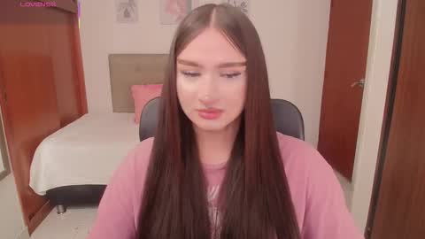 Snapshot of miley_baker chatting on January 6, 3:27 pm Miley online show from January 6, 3:27 pm