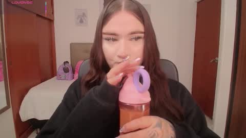 Snapshot of miley_baker chatting on February 6, 2:20 pm Miley online show from February 6, 2:20 pm