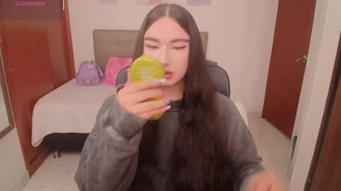 Snapshot of miley_baker chatting on February 16, 4:14 pm Miley online show from February 16, 4:14 pm