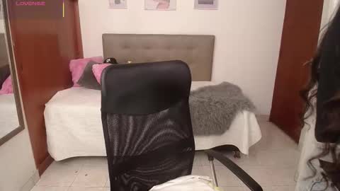 Snapshot of miley_baker chatting on February 27, 3:34 pm Miley online show from February 27, 3:34 pm