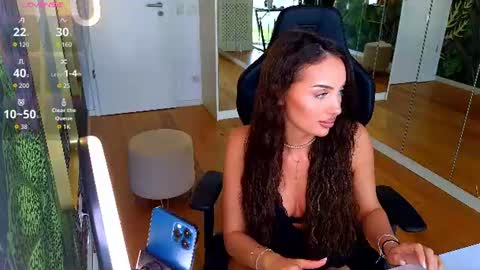 Snapshot of mileysin chatting on July 14, 12:11 pm Miley Sin online show from July 14, 12:11 pm