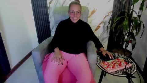 Milf Brend online show from February 6, 9:29 pm