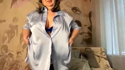 Snapshot of milf_charlotty chatting on March 7, 2:15 am Charlotte online show from March 7, 2:15 am