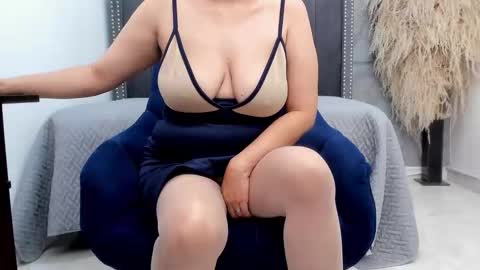 Milf Loven online show from February 25, 7:56 pm