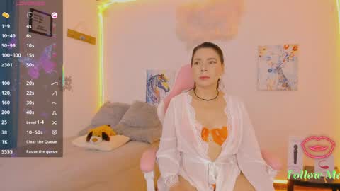 Aura  online show from May 23, 2:28 am