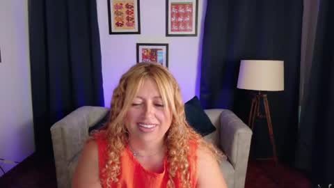 Snapshot of milfarlet chatting on April 22, 1:23 pm Arlet online show from April 22, 1:23 pm