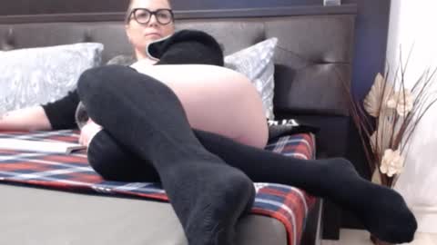 Snapshot of milfbiglips38 chatting on January 16, 5:21 am milfa online show from January 16, 5:21 am