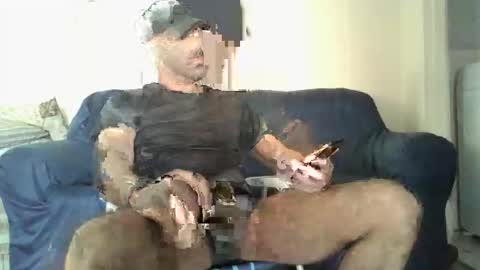 Snapshot of militaryx chatting on April 8, 8:09 pm militaryx online show from April 8, 8:09 pm