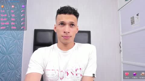Snapshot of milk_max18 chatting on December 9, 7:50 pm MAX online show from December 9, 7:50 pm