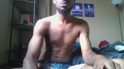 Snapshot of milkchocolatesensei chatting on January 7, 4:37 pm Milk Chocolate Sensei online show from January 7, 4:37 pm