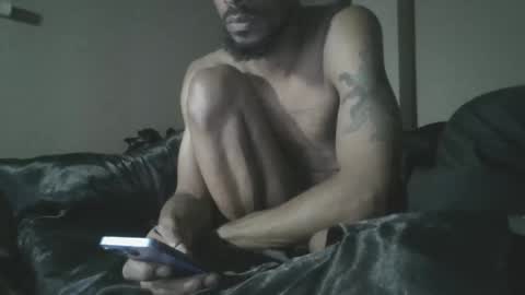 Snapshot of milkchocolatesensei chatting on January 15, 3:43 am Milk Chocolate Sensei online show from January 15, 3:43 am