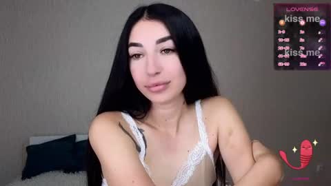 milkiss_kiss online show from June 17, 6:16 am