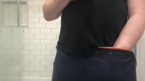 Snapshot of milkitdaddy chatting on February 12, 2:03 am milkitdaddy online show from February 12, 2:03 am