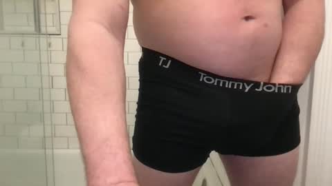 Snapshot of milkitdaddy chatting on March 8, 6:10 am milkitdaddy online show from March 8, 6:10 am