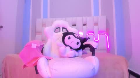 Snapshot of milkwhore1 chatting on February 13, 8:05 pm Michelle online show from February 13, 8:05 pm