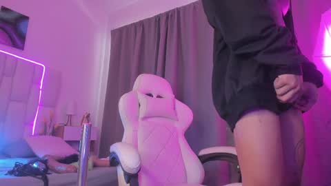 Snapshot of milkwhore1 chatting on April 10, 8:13 pm Michelle online show from April 10, 8:13 pm