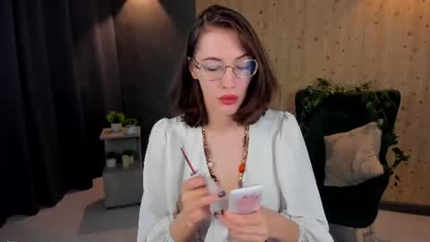 Snapshot of milky_jenny chatting on July 31, 5:07 am Eva online show from July 31, 5:07 am