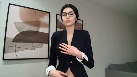 Snapshot of milla_bella chatting on December 13, 7:42 pm milla bella online show from December 13, 7:42 pm