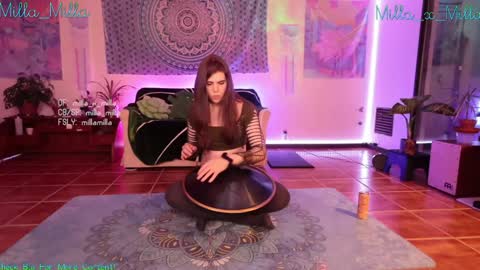 Snapshot of milla_milla chatting on January 11, 1:01 pm milla_milla online show from January 11, 1:01 pm