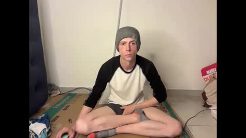 Snapshot of millerjdm chatting on February 10, 3:43 am SlimnHungOH online show from February 10, 3:43 am