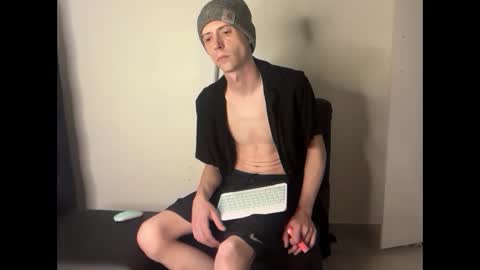 Snapshot of millerjdm chatting on February 14, 2:30 am SlimnHungOH online show from February 14, 2:30 am