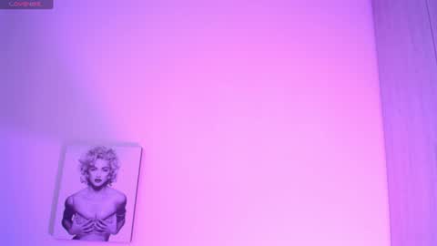 Snapshot of millie_bobby_ chatting on June 24, 10:31 pm Millie Bobby online show from June 24, 10:31 pm