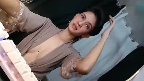 Snapshot of millie_fox21 chatting on February 3, 4:54 am Im Milliedont forget to follow me online show from February 3, 4:54 am