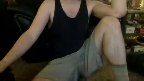 Snapshot of millionsmcgee chatting on February 8, 4:14 am Millions online show from February 8, 4:14 am